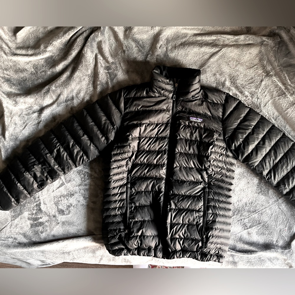 Women’s Patagonia down puffer jacket sz s